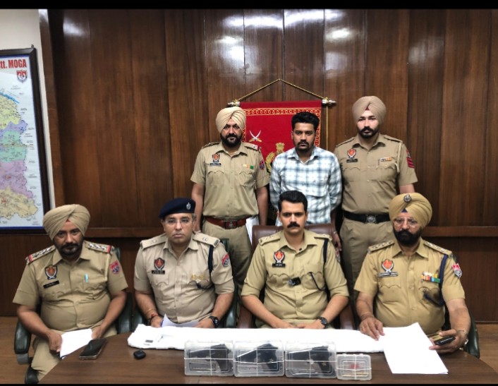 ਮੋਗਾ ਪੁਲਿਸ ਨੇ ਨਸ਼ਾ ਤਸਕਰ ਨੂੰ ਕੀਤਾ ਕਾਬੂ, ਨਸ਼ੀਲੀਆਂ ਗੋਲੀਆਂ ਅਤੇ ਸ਼ਰਬਤ ਦੀ ਵਪਾਰਕ ਮਾਤਰਾ ਬਰਾਮਦ