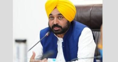 ਮਜੀਠਾ ਸ਼ਰਾਬ ਕਾਂਡ’ਪੁਲਿਸ ਦਾ ਵੱਡਾ ਐਕਸ਼ਨ: ਨਕਲੀ ਸ਼ਰਾਬ ਸਪਲਾਈ ਕਰਨ ਵਾਲੇ 10 ਆਰੋਪੀਆ ਨੂੰ ਕੀਤਾ ਗ੍ਰਿਫਤਾਰ, CM ਮਾਨ ਵੱਲੋਂ ਮ੍ਰਿਤਕਾਂ ਦੇ  ਪਰਿਵਾਰਾਂ ਨੂੰ 10 ਲੱਖ ਰੁਪਏ ਦੇ ਮੁਆਵਜ਼ੇ ਦਾ ਐਲਾਨ