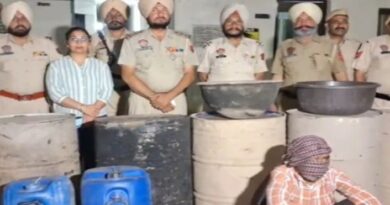 ਪੰਜਾਬ ਪੁਲਿਸ ਨੇ ਮਜੀਠਾ ਘਟਨਾ ਤੋਂ ਬਾਅਦ ਕੀਤੀ ਵੱਡੀ ਕਾਰਵਾਈ, ਕੱਚੀ ਸ਼ਰਾਬ ਦੀ ਭਾਰੀ ਖੇਪ ਕੀਤੀ ਜਬਤ,1 ਗ੍ਰਿਫਤਾਰ 