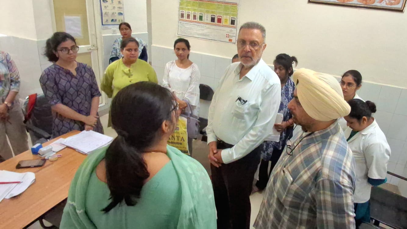 ਮਰੀਜਾਂ ਨਾਲ ਸਿੱਧੀ ਗੱਲਬਾਤ ਕਰਕੇ ਕੀਤੀ ਸੇਵਾਵਾਂ ਦੀ ਜਾਂਚ