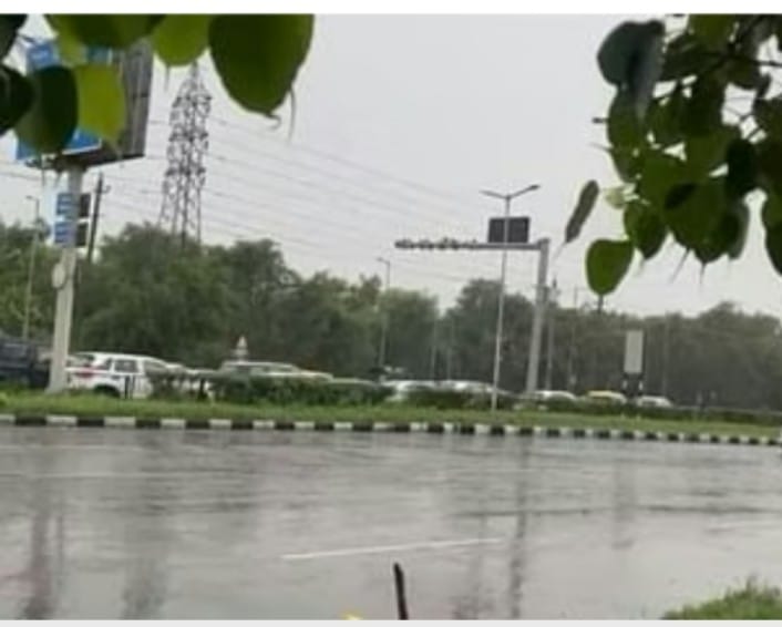 ਪੰਜਾਬ ਵਿੱਚ ਦੋ ਦਿਨਾਂ ਦੀ ਭਾਰੀ ਬਾਰਿਸ਼ ਲਈ ਯੈਲੋ ਅਲਰਟ,ਅੱਜ ਛੇ ਜਿਲਿਆਂ ਵਿੱਚ ਭਾਰੀ ਮੀਹ ਦੀ ਚੇਤਾਵਨੀ, ਚੰਡੀਗੜ੍ਹ ਮੁਹਾਲੀ ਅਤੇ ਜੀਰਕਪੁਰ ਵਿੱਚ ਪੈ ਰਿਹਾ ਮੀਂਹ 