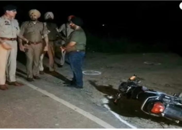 ਤਰਨਤਾਰਨ’ ਚ ENCOUNTER ;ਪੁਲਿਸ ਅਤੇ ਗੈਂਗਸਟਰ ਵਿਚਾਲੇ ਮੁੱਠਭੇੜ ਦੌਰਾਨ ਗੋਲੀ ਵੱਜਣ ਕਾਰਨ ਗੈਂਗਸਟਰ ਜ਼ਖਮੀ ,32 ਬੋਰ ਪਿਸਤੋਲ ਤੇ ਕਈ ਜਿੰਦਾ ਕਾਰਤੂਸ ਬਰਾਮਦ 