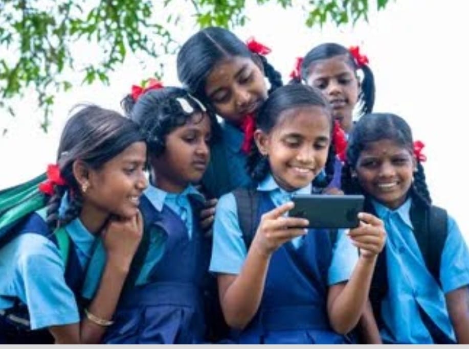 ਹਿਮਾਚਲ ਪ੍ਰਦੇਸ਼’ਚ ਸਰਕਾਰੀ ਸਕੂਲਾਂ ਦੇ ਅਧਿਆਪਕ ਅਤੇ ਵਿਦਿਆਰਥੀ ਲਈ ਮੋਬਾਈਲ ਫੋਨ ‘ਤੇ ਪੂਰੀ ਤਰ੍ਹਾਂ ਪਾਬੰਦੀ