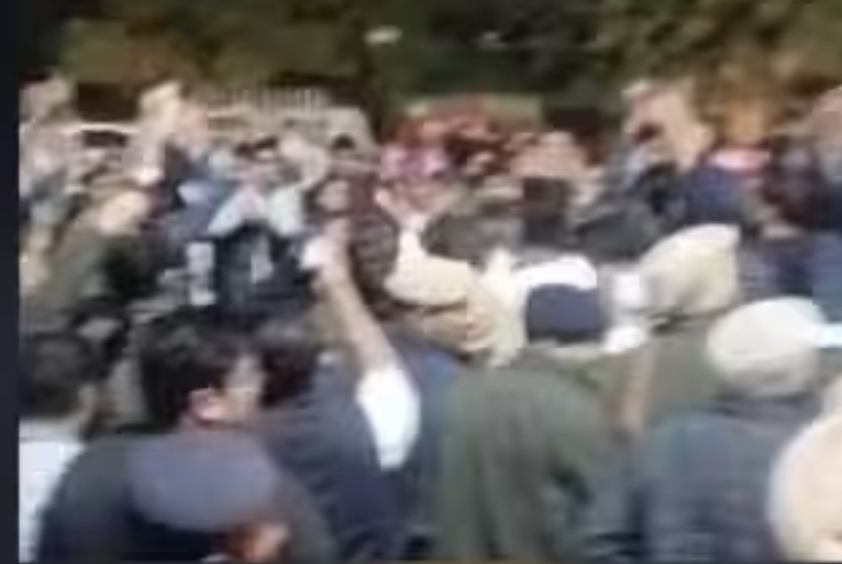 ਪੰਜਾਬ ਯੂਨੀਵਰਸਿਟੀ ‘ਚ  ਵਿਦਿਆਰਥੀਆਂ ਦਾ ਪ੍ਰਦਰਸ਼ਨ ਜਾਰੀ, 2000 ਪੁਲਿਸ ਕਰਮਚਾਰੀ ਤਾਇਨਾਤ, ਵਿਦਿਆਰਥੀਆਂ ਵੱਲੋਂ ‘ਚੋਣਾਂ ਦੀ ਤਾਰੀਖ’ ਦੀ ਮੰਗ