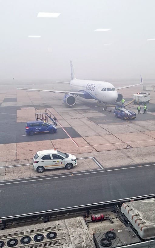  ਦਿੱਲੀ-ਐਨਸੀਆਰ ਵਿੱਚ ਸੰਘਣੀ ਧੁੰਦ ਦਾ ਕਹਿਰ:148 ਫਲਾਈਟਾਂ ਰੱਦ, 150 ਤੋਂ ਵੱਧ ਲੇਟ,ਕਈ ਰੇਲ ਗੱਡੀਆਂ ਦੇਰੀ ਨਾਲ