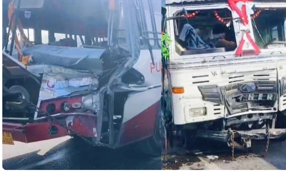 ਕਰਨਾਲ ਨੇੜੇ GT ਰੋਡ ‘ਤੇ ਬੇਕਾਬੂ ਟਰੱਕ ਦਾ ਕਹਿਰ: ਤਿੰਨ ਵਾਹਨਾਂ ਨੂੰ ਕੁਚਲਿਆ, ਚਾਰ ਦੀ ਮੌਤ