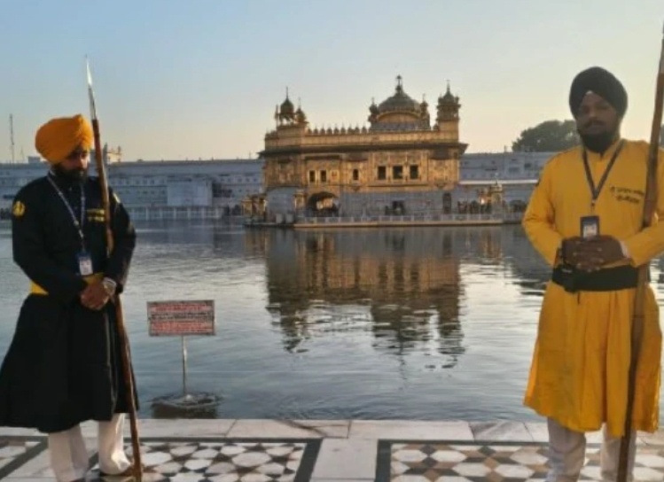 ਸ੍ਰੀ ਦਰਬਾਰ ਸਾਹਿਬ ਵਿੱਚ ਸੇਵਾਦਾਰਾਂ ਦੀ ਵਰਦੀ ‘ਚ ਵੱਡਾ ਬਦਲਾਅ, SGPC ਦਾ ਅਹਿਮ ਫ਼ੈਸਲਾ