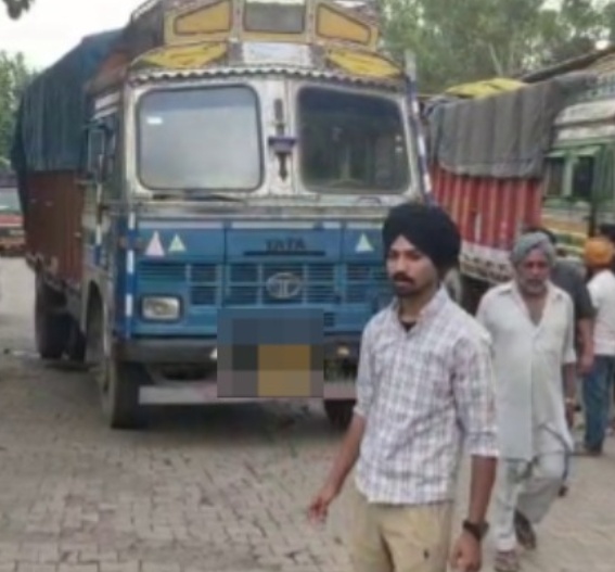 ਜ਼ੀਰਕਪੁਰ ਦੇ ਦਿਆਲਪੁਰਾ ਗੋਦਾਮ ਇਲਾਕੇ ‘ਚ ਦਰਦਨਾਕ ਹਾਦਸਾ, ਟਰੱਕ ਦੀ ਲਾਪਰਵਾਹੀ ਨਾਲ ਔਰਤ ਦੀ ਮੌਤ