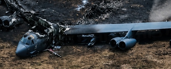 B-52 bomber crashes in California, eight dead